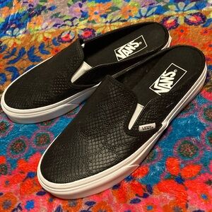 *EUC* Women’s Vans slip on size 8.5
